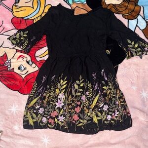 Never Worn Girls Old Navy Dress with Floral Design. Size 5X, just needs an iron!